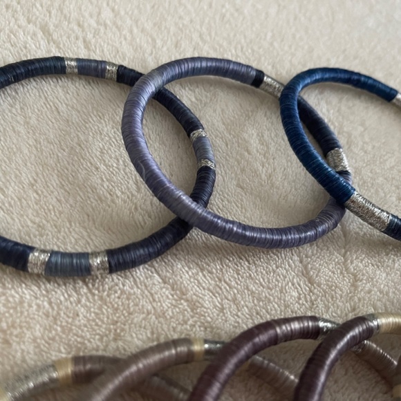 Handmade Flexible Bangle Bracelets from Rwanda - set of 3 blue/silver - Picture 14 of 15